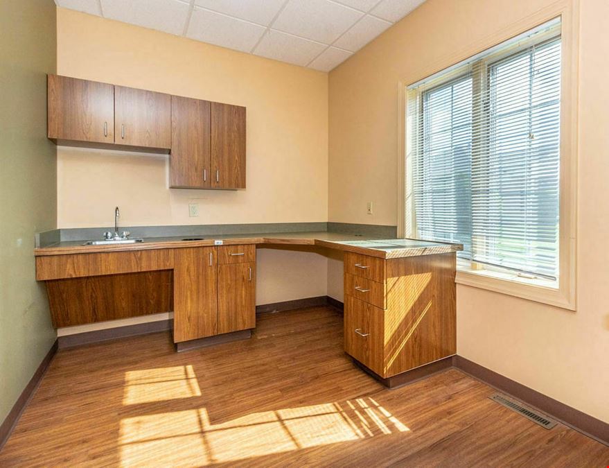 140 Professional Parkway -  Medical & Professional Offices
