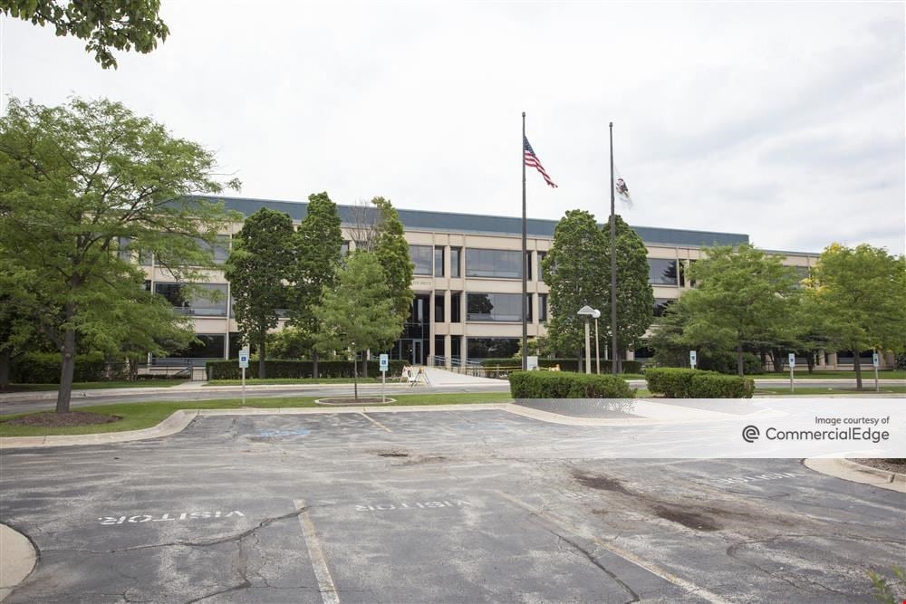 Kemper Lakes Business Center - Three Corporate Drive
