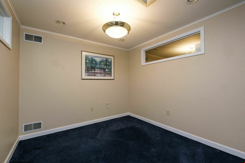 PROFESSIONAL OFFICE SPACE AVAILABLE IN WOODSTOCK, VA