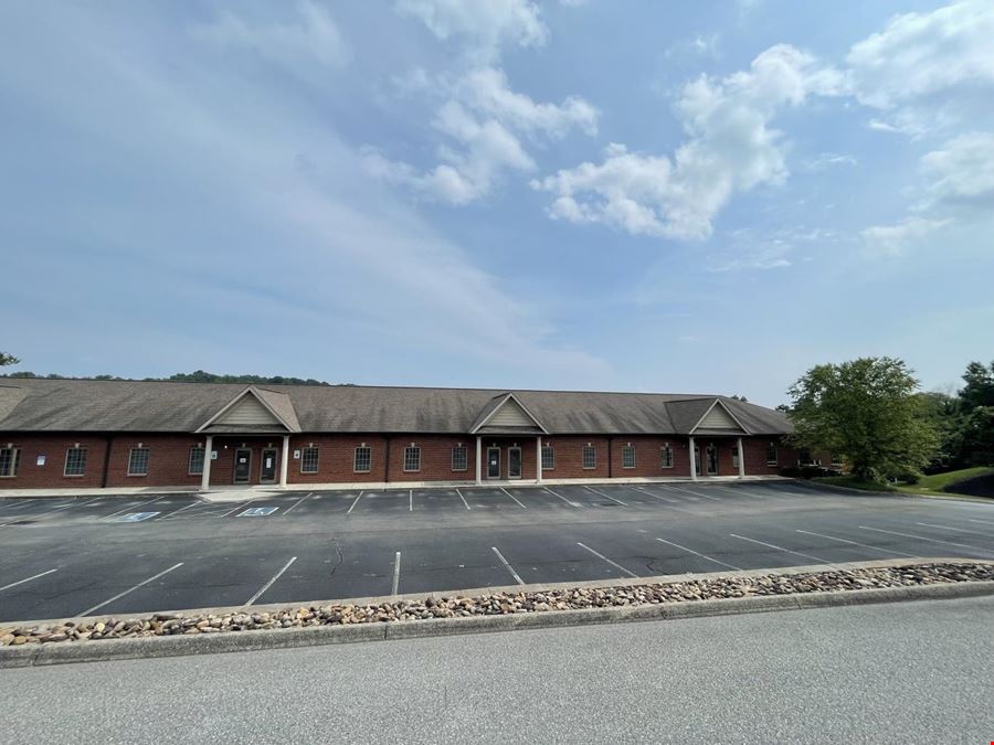 430 Montbrook Ln