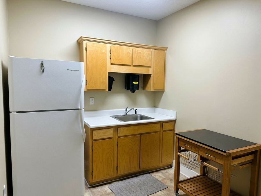 175 Andrew Drive, Suite 100