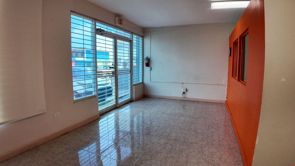 7,600 SF Commercial Building with Prime Exposure on a Major Bayamón Thoroughfare | For Sale