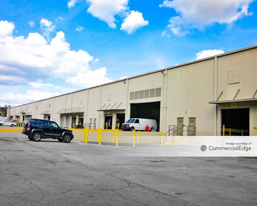 Crownpointe Commerce Park - 7600 Kingspointe Pkwy