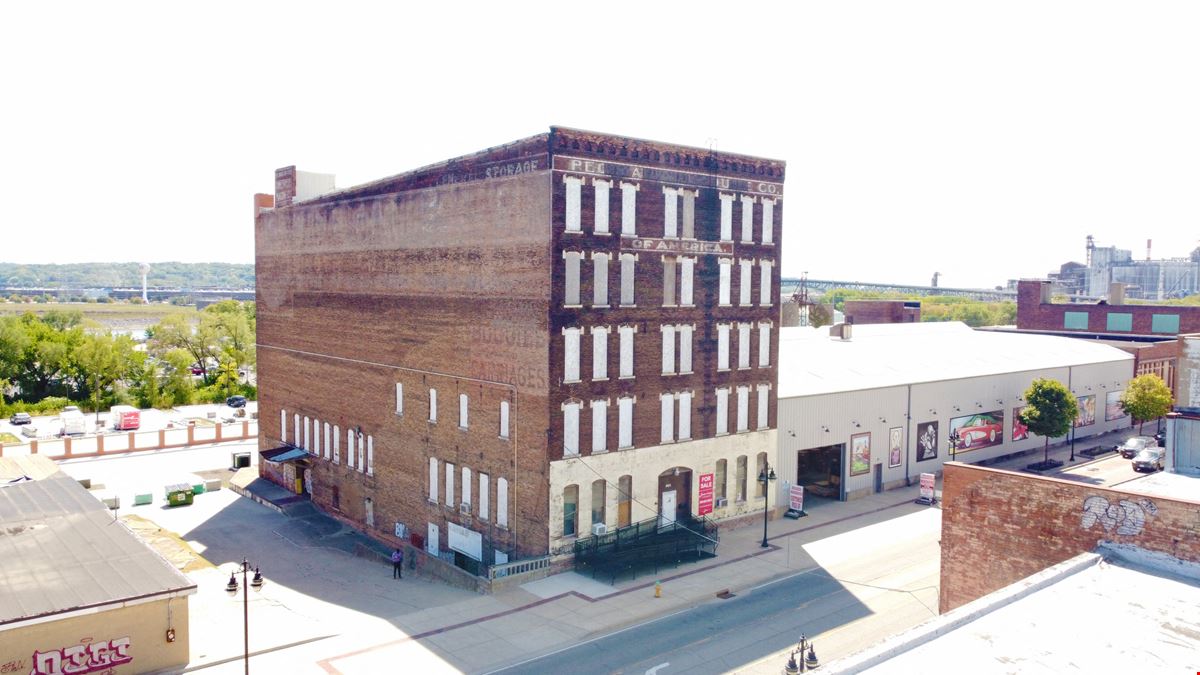 840-908 SW Washington