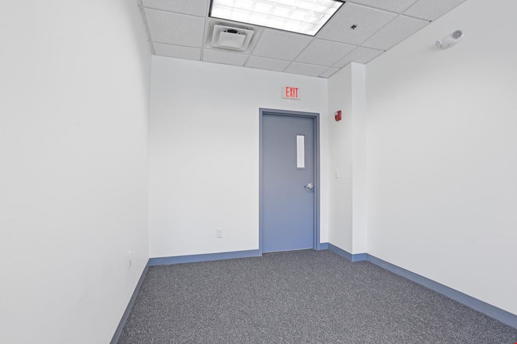 3,700sf Professional Office Suite for Lease in Rowley, MA