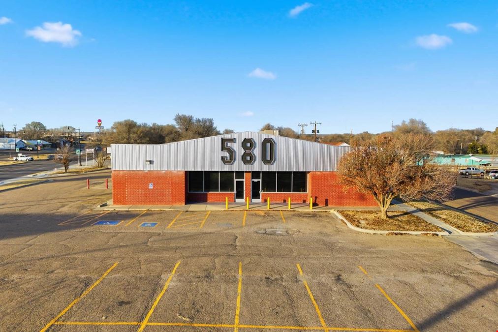 1601 N Main St (or N Highway 64)