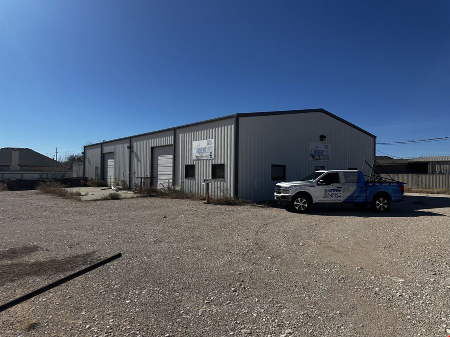 5,000 SF on 0.92 Acres on TX-83