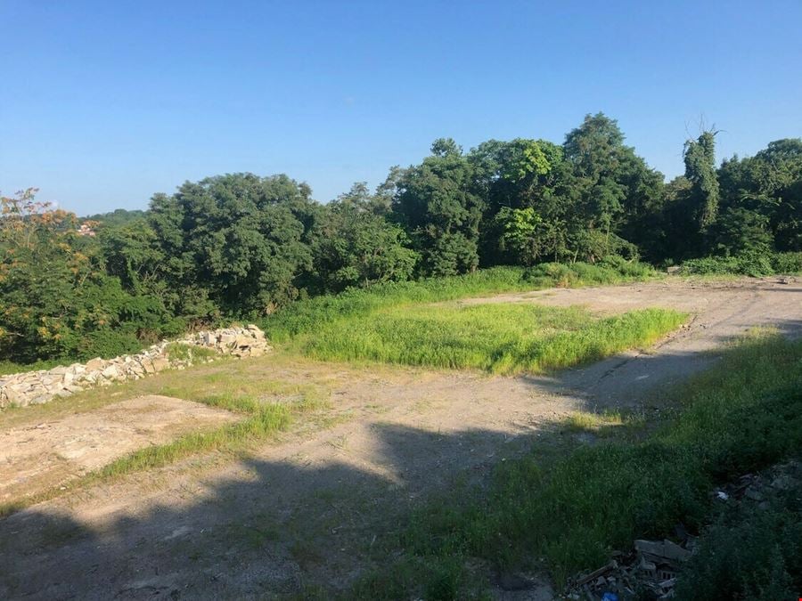 1047 Perry Hwy