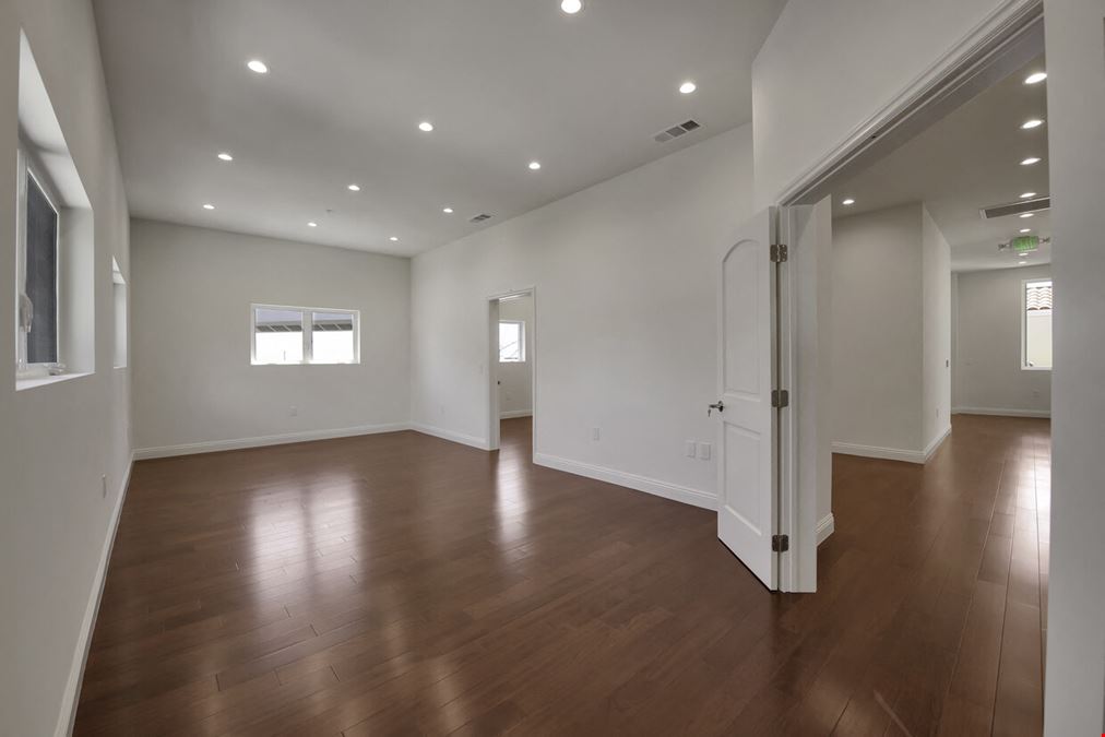 1112 N Sherbourne Dr