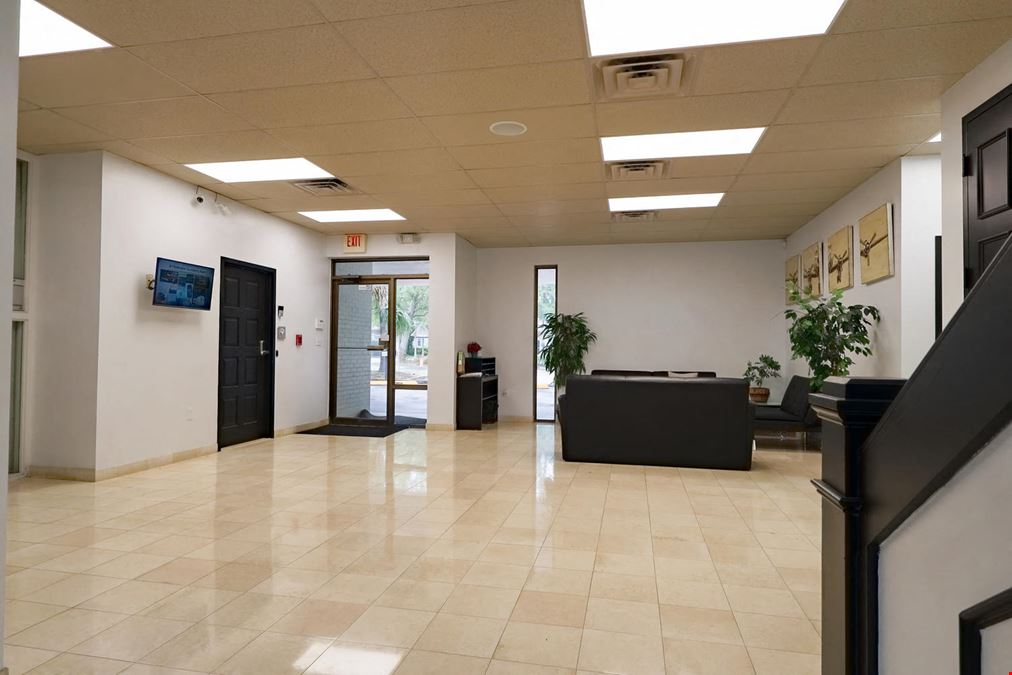 Professional Office Suite For Lease