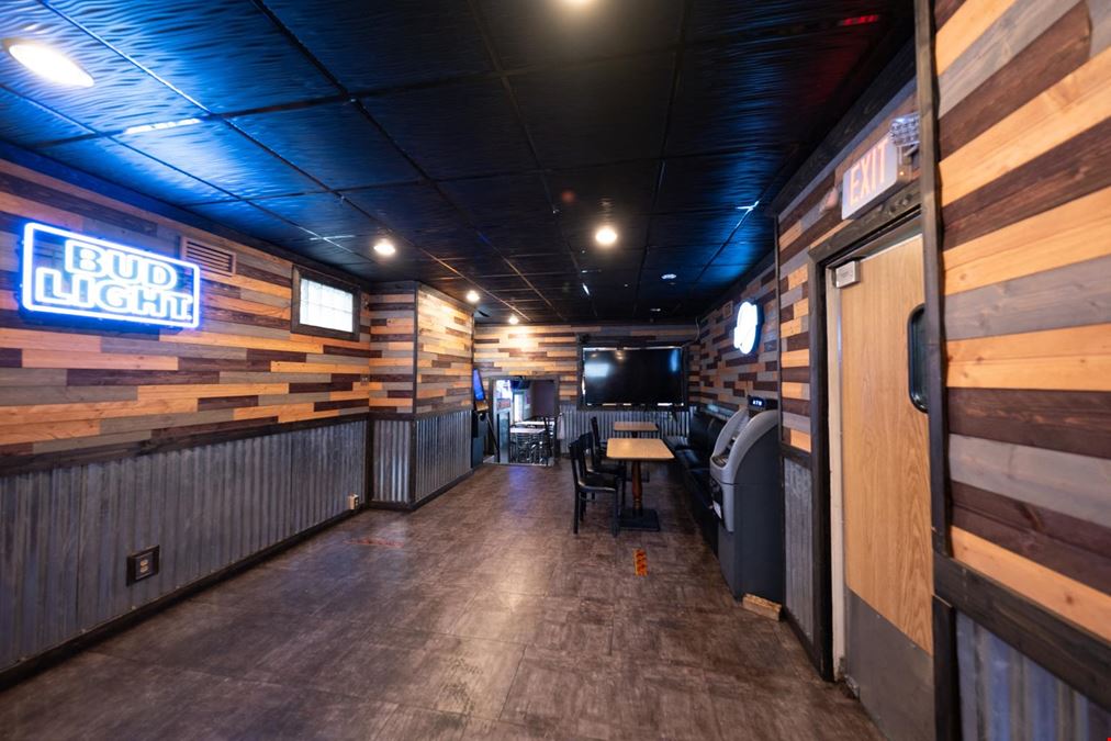 870 4th Ave - Bar/Restaurant