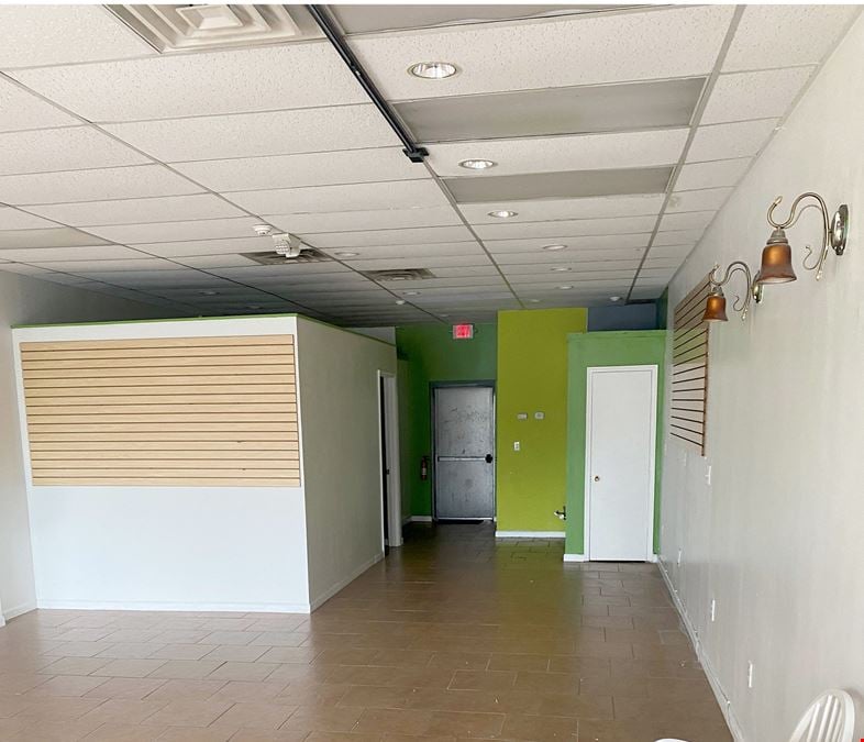 Store Available in Busy Retail Center