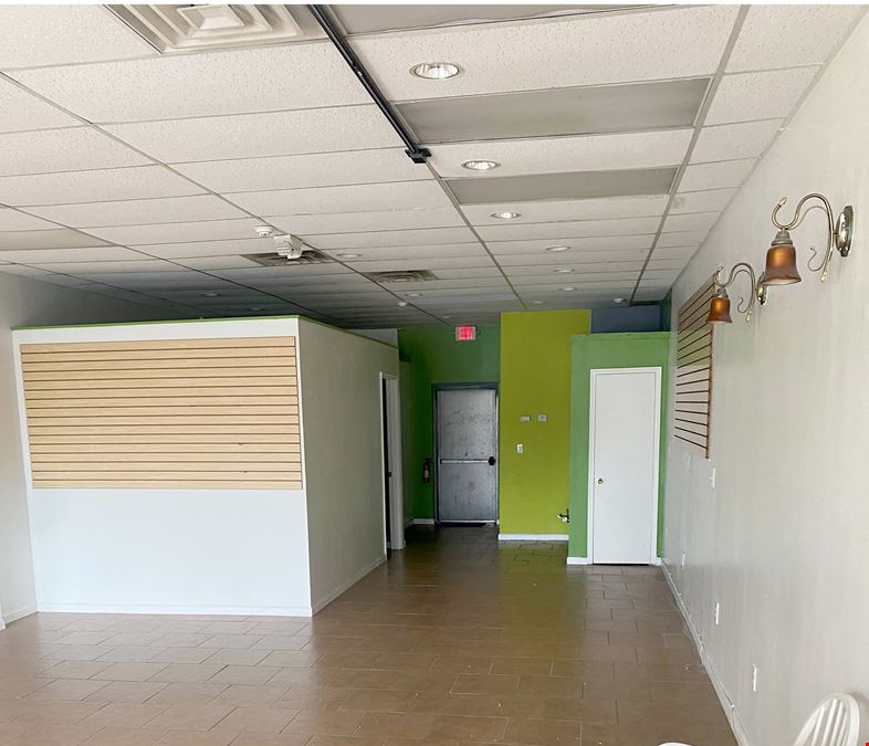 Store Available in Busy Retail Center