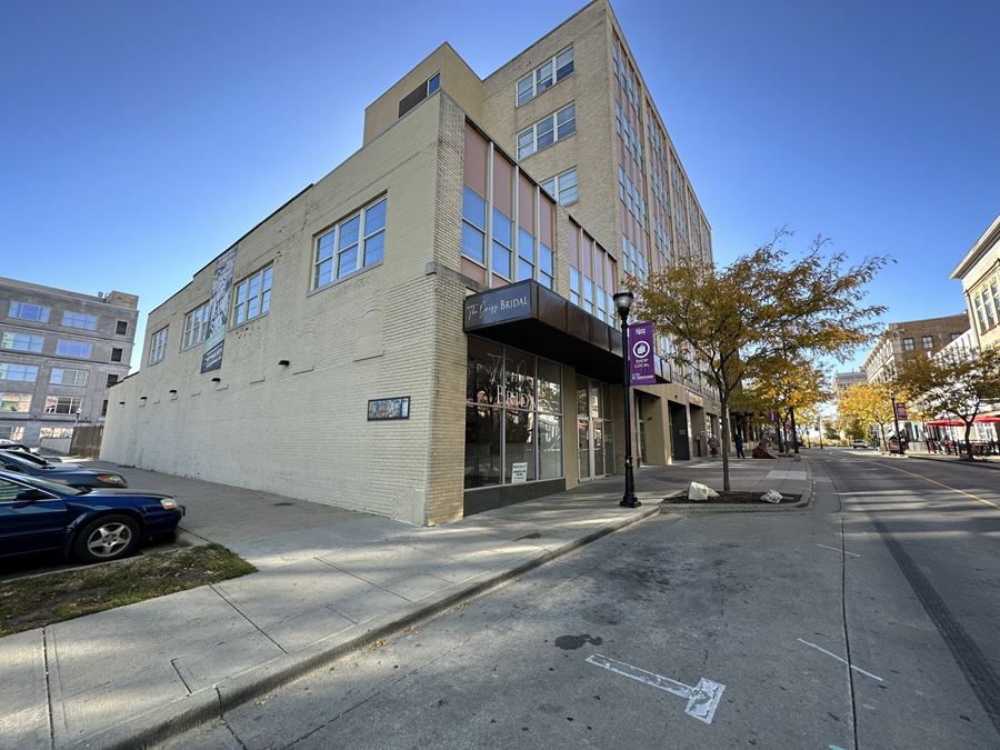 ±1,745 SF of Retail/Office Space For Lease in Downtown Springfield