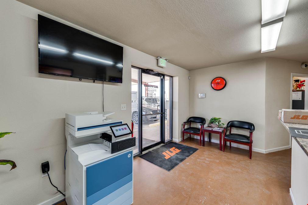 3-Bay Shop with Office & Living Space