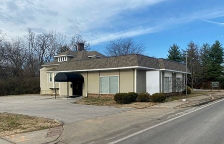 Preview of Office space for Rent at 708 Lyndon Ln