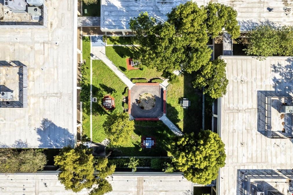 1515 NW 167th St