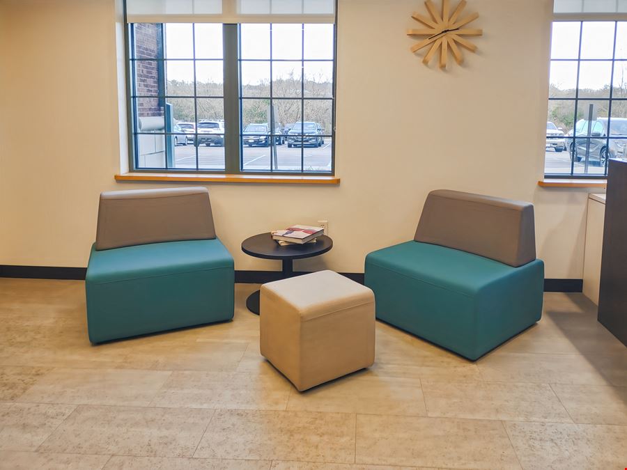 Regus - Delafield - Sun Valley Dr