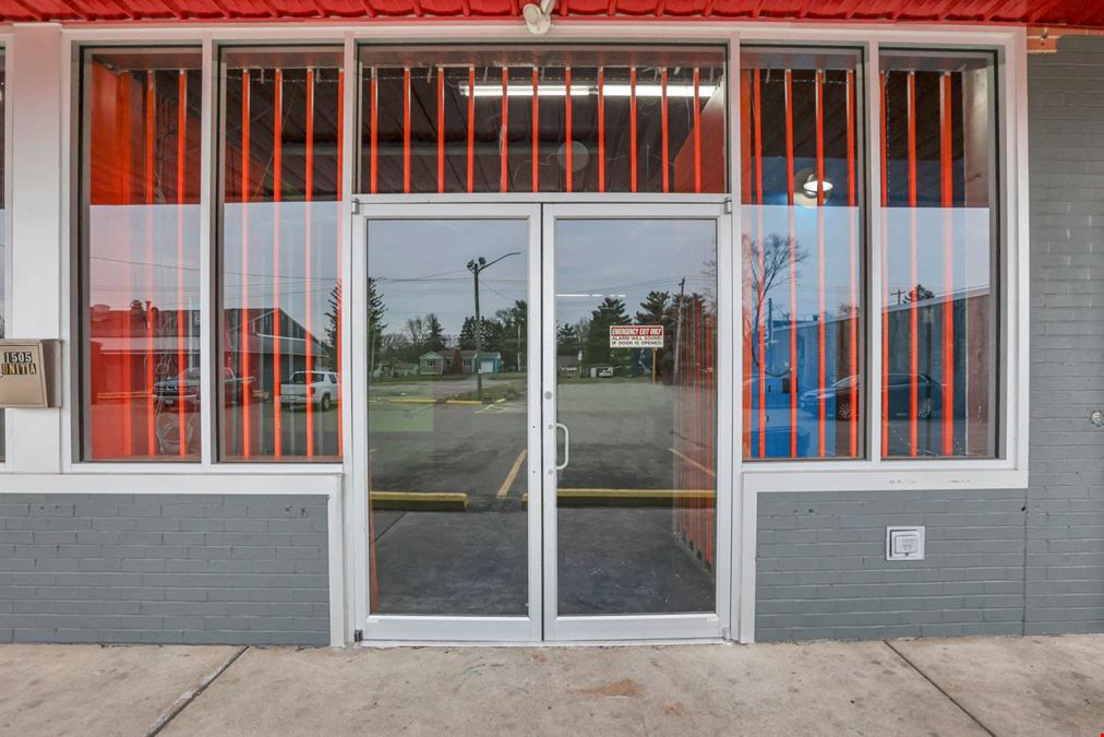 Southside Columbus laundromat, retail space, and drive-thru 1501-1511 Frebis Avenue