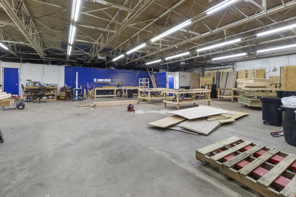 +/- 16,000 SF Multi-Tenant Industrial Property