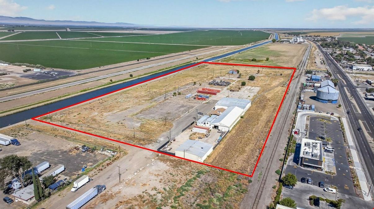 ±21,000 SF on ±18 Acres of Prime Industrial Land in Firebaugh, CA