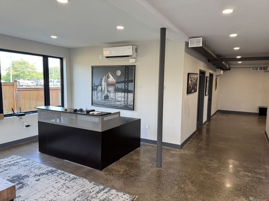 4,960 Square Foot Industrial/Flex Building