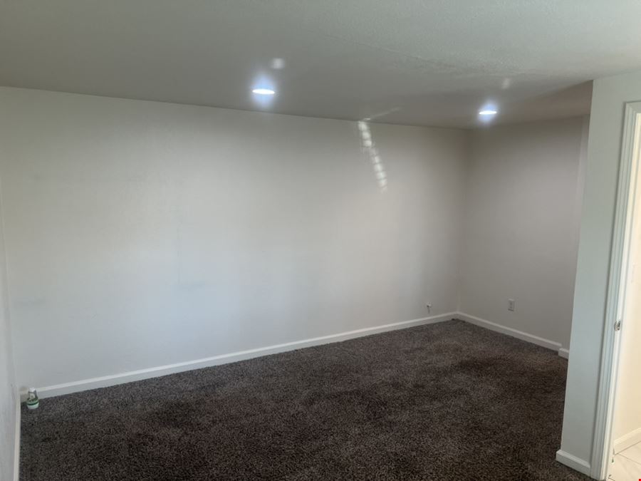 1255 W Baseline St