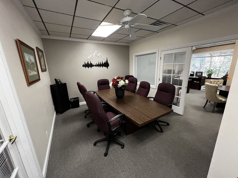 Adobe Plaza Office Suites