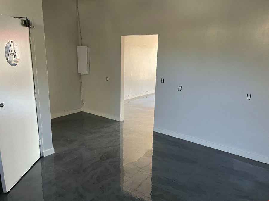 400 South Glenoaks Boulevard