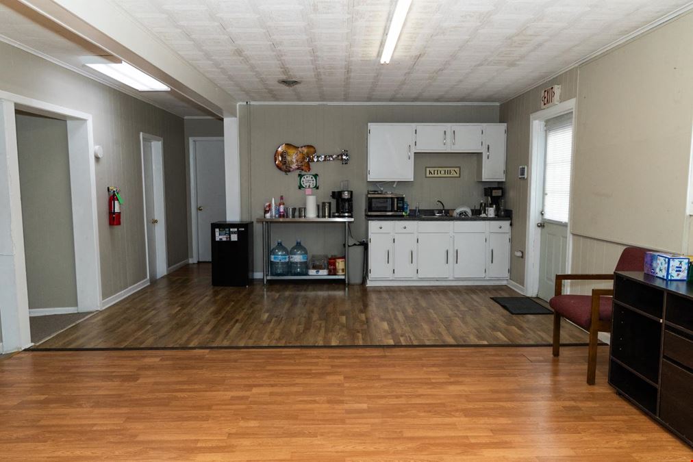 2,070 SF Office in Prime Houma Location