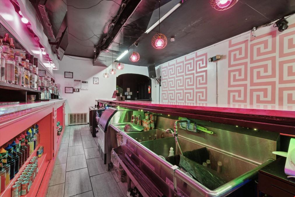 Cash-flowing Upscale Night Club | 11,000 SF