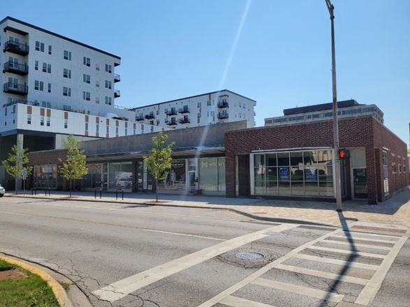Preview of Retail space for Rent at 669 Graceland Ave