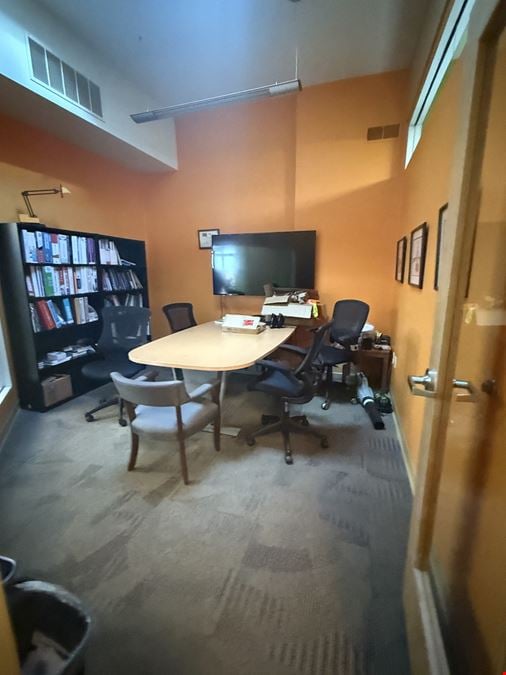 4,355 SF Office Building on 0.77 AC | Allison Park