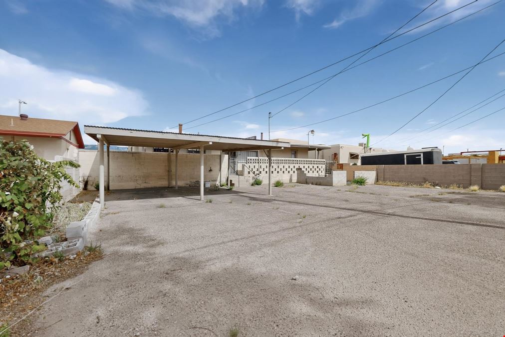 Stand Alone Store-Front on San Mateo