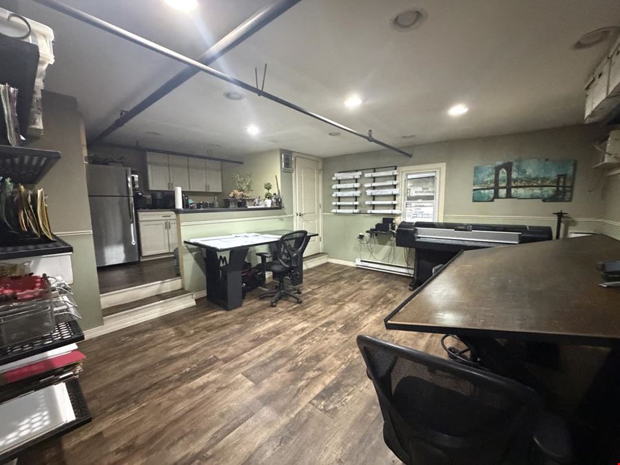 37 Crescent St