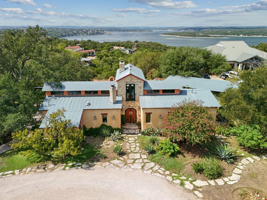 SANTA FE-STYLE LAKE TRAVIS HAVEN