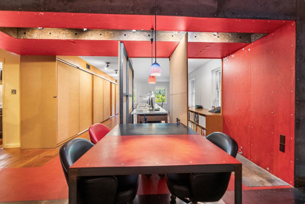 216 E. Gaston Street, Garden Level