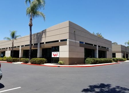 Preview of commercial space at 27 Spectrum Pointe Dr