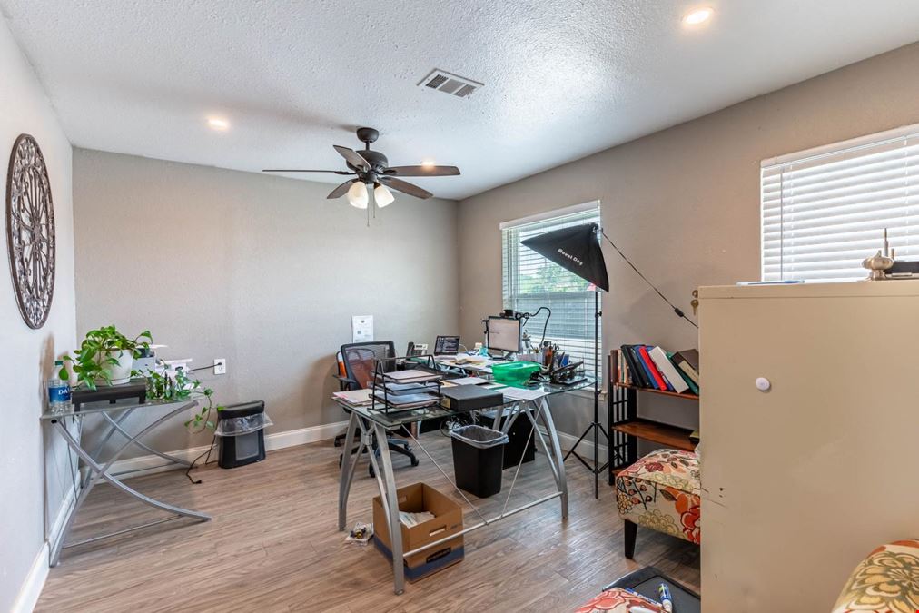 Office/Retail Suites on Interstate 30
