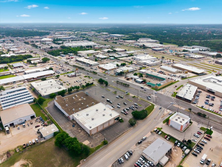 4909 W Waco Dr