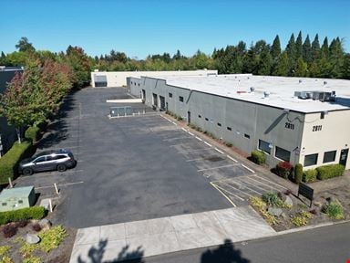 2801 & 2811 NE Riverside Way