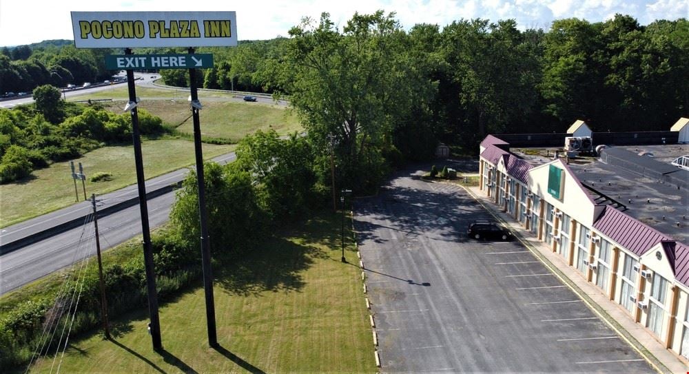 Full Service 134 Room Hotel on 13+ Acres At Interstate Highway Interchange