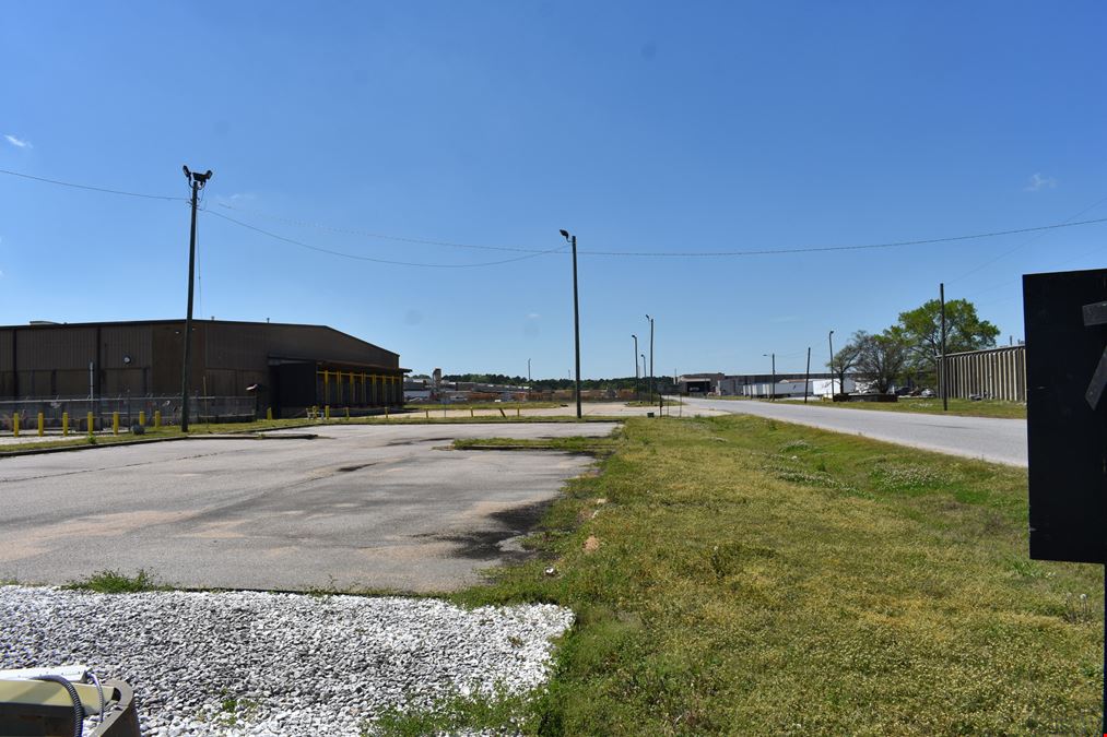 3255 Thomason Ave. - 176,000 +/- SF Warehouse & 7.2 Acres