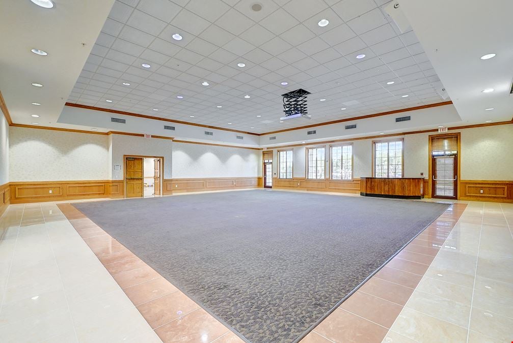 Industrial Warehouse Facility For Sale or Lease!