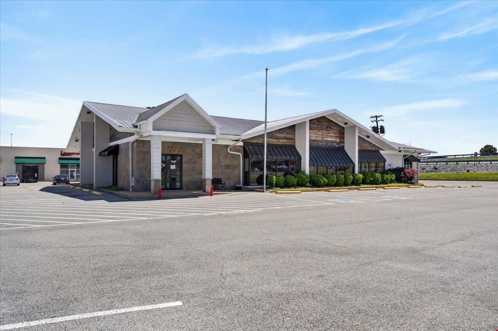 COMING SOON (Live Mon 6/22) - 4000 Fort Campbell Blvd - For Lease