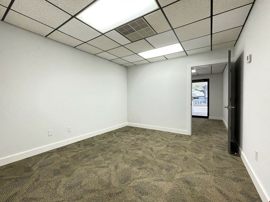 4051 NW 43rd St, Suite 33 - Pine Grove Office Park