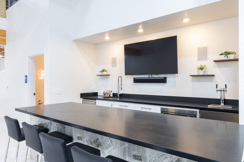 Modern, Class A Commercial Condo