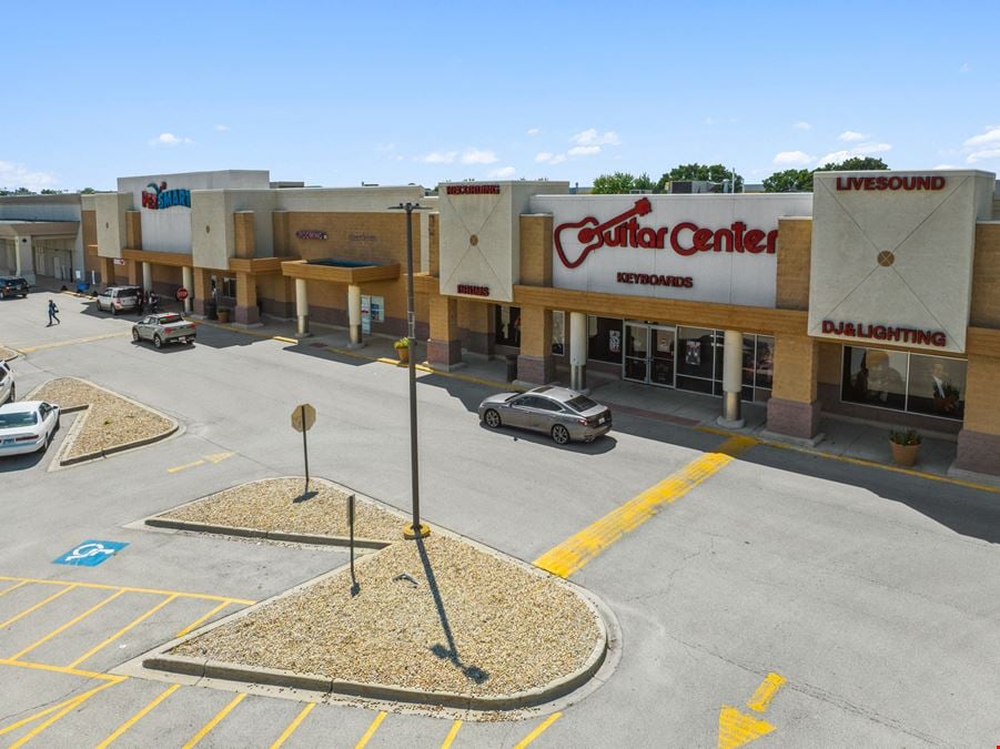 Meridian Retail Center - Guitar Center & PetSmart