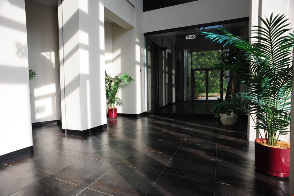 8000 Ravines Edge, Columbus - Sublease