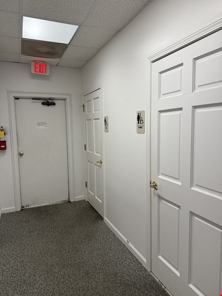 Preview of commercial space at 2820 Summer Oaks Dr